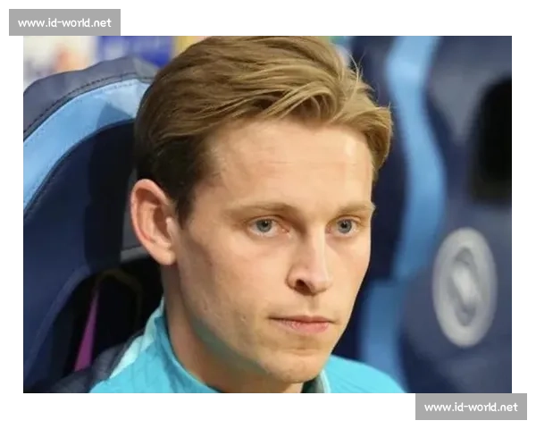 科曼：德容臀部不适缺阵 明日比赛暂避风险